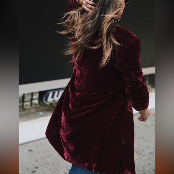 Women's Velvet Blazer in Burgundy - Picture 2 of 7